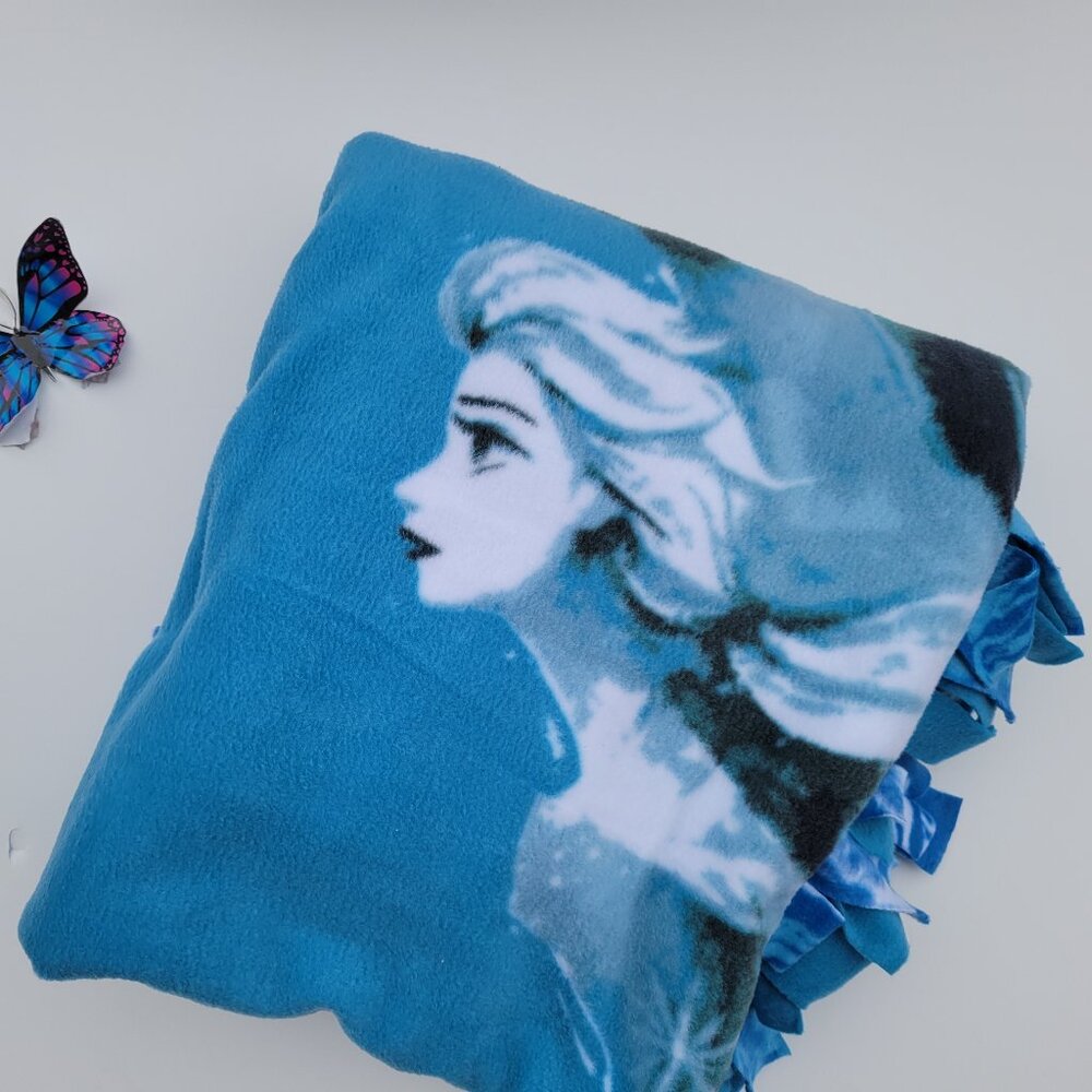 Frozen II Elsa & The Nokk Water Spirit Horse No-Sew Reversible Tie Fleece Blank